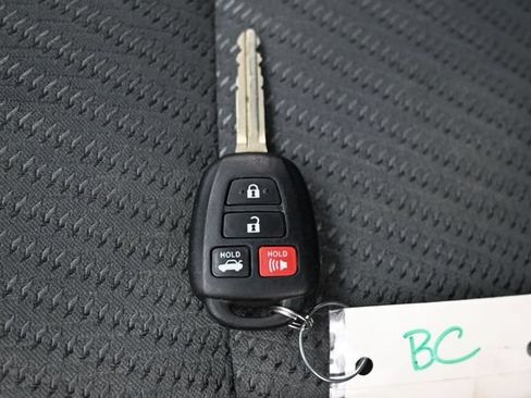 Used 2017 Toyota Camry LE FWD image 25