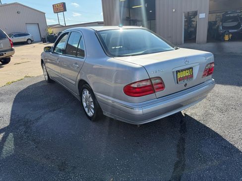 Used 2001 Mercedes-Benz E 320 Sedan image 7