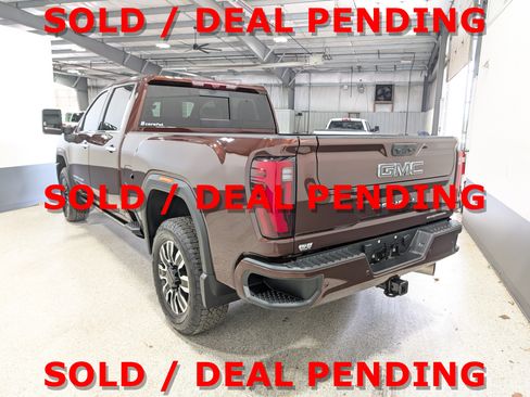 Used 2024 GMC Sierra 2500 Denali Ultimate AWD/4WD image 5