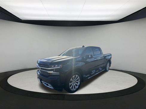 Used 2019 Chevrolet Silverado 1500 High Country w/ Technology Package image 3