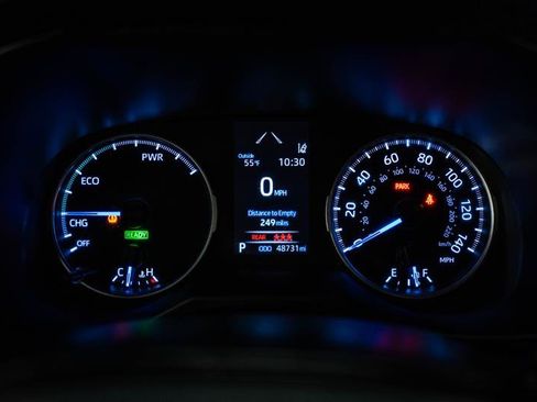 Used 2021 Toyota RAV4 LE image 16