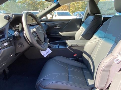 New 2025 Lexus ES 300h w/ Luxury Package image 20
