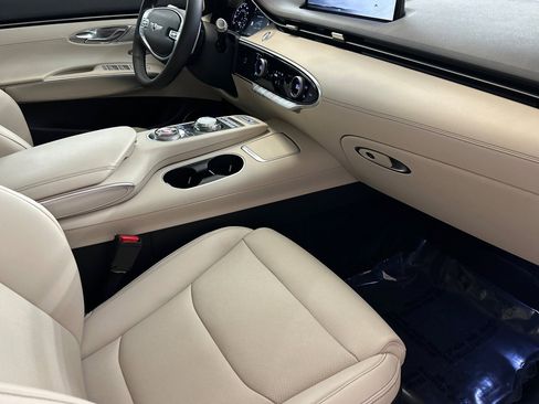 Used 2023 Genesis GV70 2.5T w/ Select Package image 32