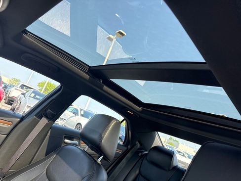 Used 2015 Chrysler 300 C Platinum w/ Light Group RWD image 11