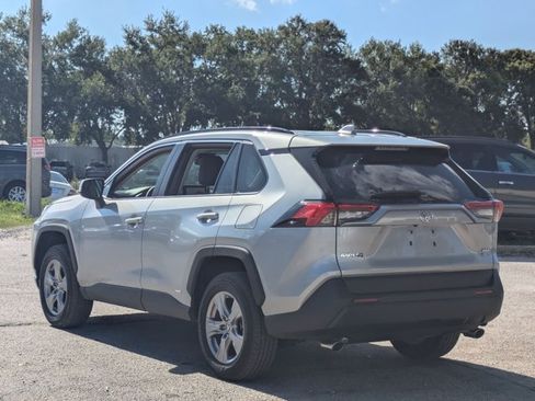 Used 2025 Toyota RAV4 XLE AWD/4WD image 7
