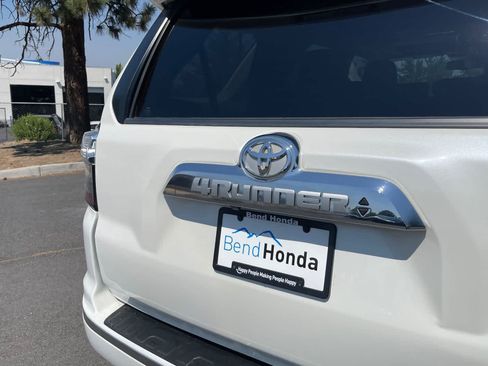 Used 2020 Toyota 4Runner Limited AWD/4WD image 14