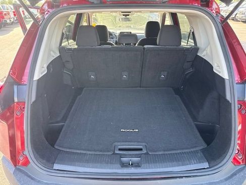Used 2022 Nissan Rogue SV FWD image 25