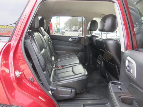 Used 2017 Nissan Pathfinder SL image 20
