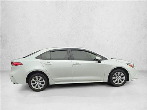 Used 2023 Toyota Corolla LE FWD image 4