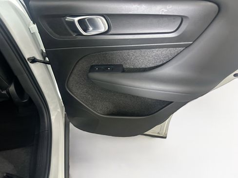 Used 2024 Volvo XC40 B5 Plus w/ Climate Package image 28