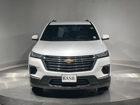 Used 2022 Chevrolet Traverse LT image 9