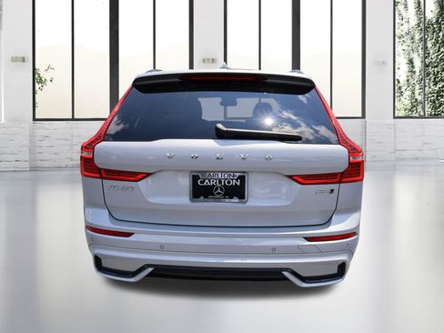 Used 2024 Volvo XC60 B5 Plus AWD/4WD image 4