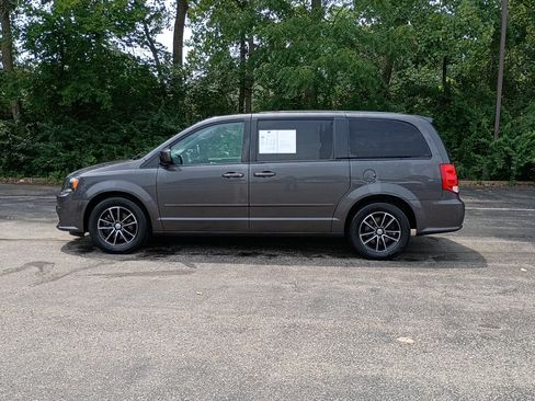 Used 2016 Dodge Grand Caravan SXT FWD image 6