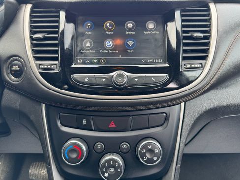 Used 2019 Chevrolet Trax LT w/ Driver Confidence Package FWD image 22