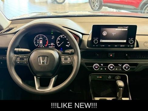 Used 2025 Honda CR-V LX image 17