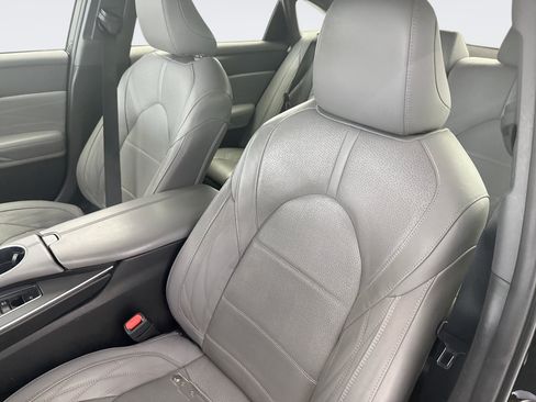 Used 2021 Toyota Avalon Limited w/ Advanced Safety Package FWD image 9