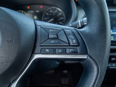 Used 2021 Nissan Kicks SV image 23