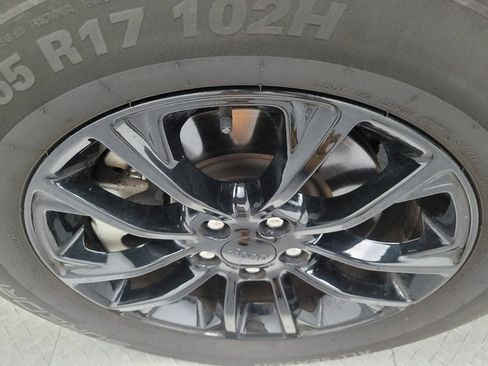 Used 2023 Jeep Cherokee Altitude Lux image 31