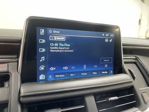 Used 2022 Chevrolet Tahoe LT w/ Luxury Package AWD/4WD image 16