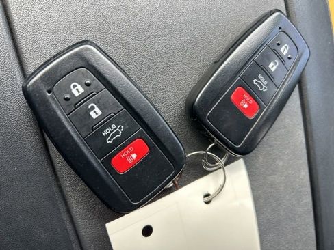 Used 2023 Toyota Highlander Limited image 27