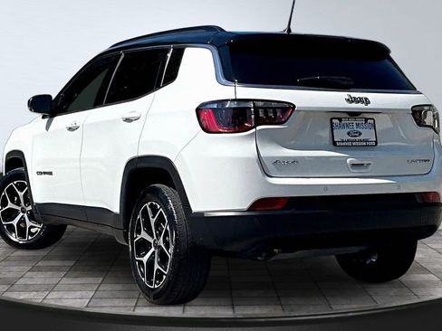 Used 2025 Jeep Compass Limited AWD/4WD image 4