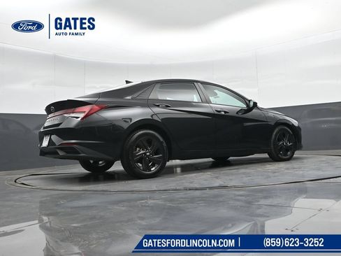 Used 2022 Hyundai Elantra SEL w/ Convenience Package FWD image 33