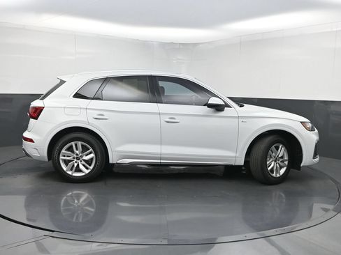 Used 2023 Audi Q5 2.0T Premium w/ Convenience Package AWD/4WD image 44