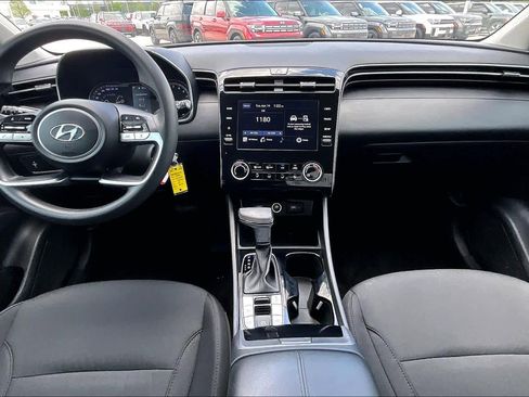 Used 2024 Hyundai Tucson SE FWD image 12