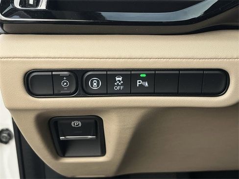 Certified 2024 Acura MDX SH-AWD w/ Technology Package image 24