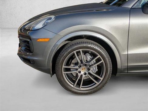 Used 2020 Porsche Cayenne image 30