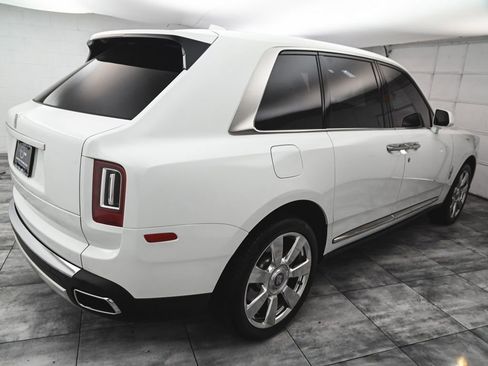Used 2024 Rolls-Royce Cullinan AWD/4WD image 6