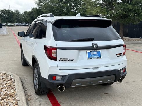 Used 2023 Honda Passport TrailSport image 3