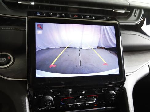 Used 2022 Jeep Grand Cherokee Limited 4xe AWD/4WD image 18