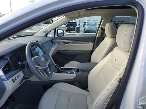 Certified 2023 Cadillac XT5 Premium Luxury image 5