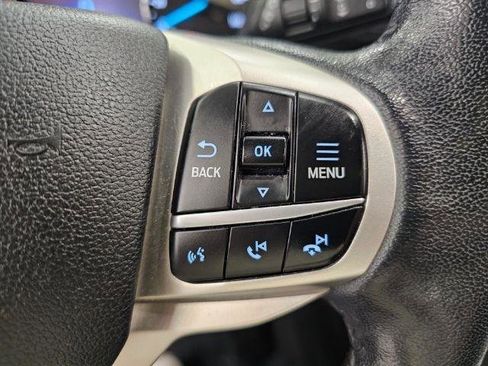 Used 2021 Ford Explorer XLT AWD/4WD image 12