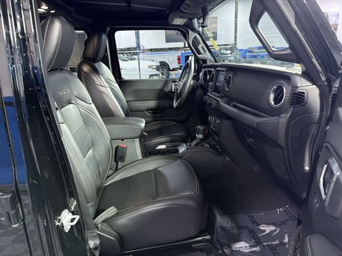 Used 2022 Jeep Wrangler Unlimited Sahara w/ Cold Weather Group AWD/4WD image 24