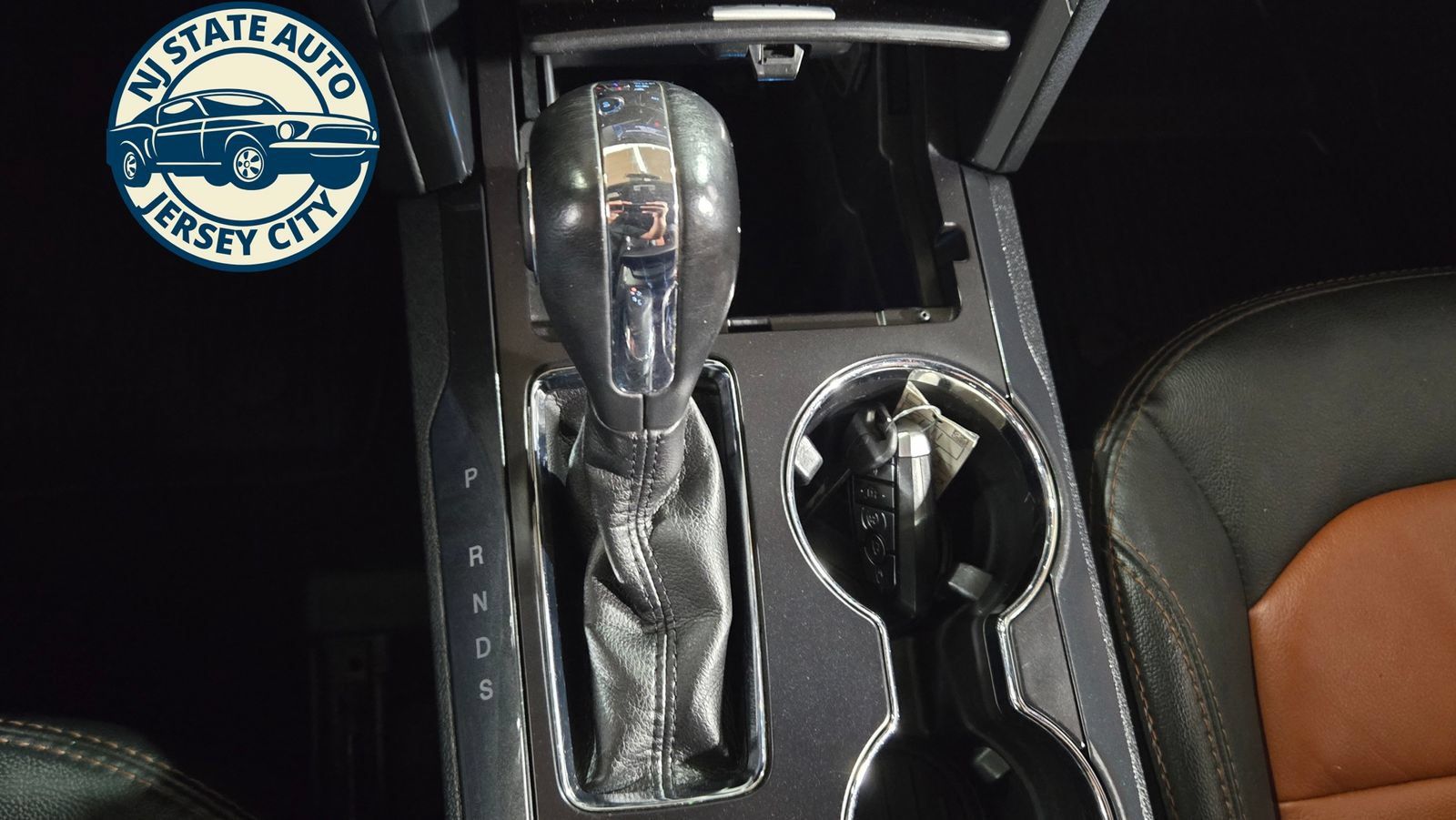 Used 2019 Ford Explorer XLT w/ Equipment Group 202A AWD/4WD image 23