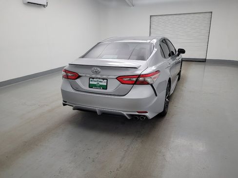 Used 2018 Toyota Camry SE FWD image 7