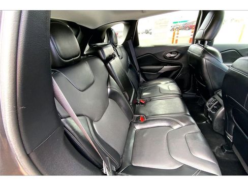 Used 2021 Jeep Cherokee Latitude Lux image 28