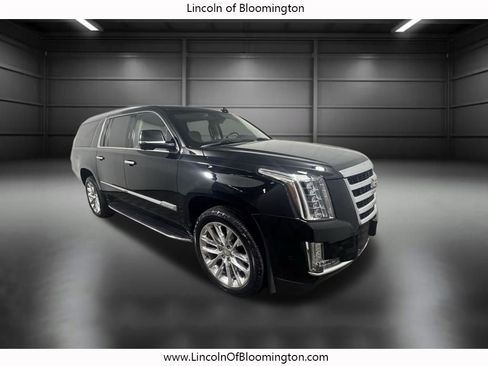 Used 2018 Cadillac Escalade ESV Luxury image 10