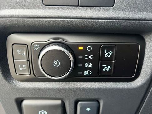 Used 2024 Ford Expedition Max Platinum image 17