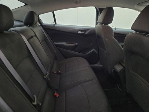 Used 2017 Chevrolet Cruze LT w/ Convenience Package FWD image 19