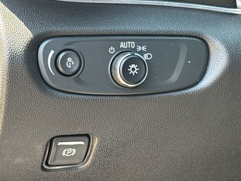 Used 2024 Chevrolet Blazer LT w/ Midnight/Sport Edition FWD image 23
