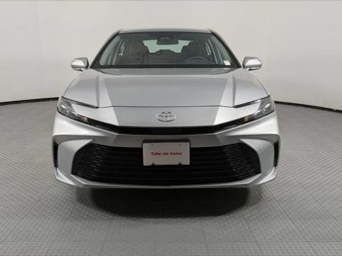Used 2025 Toyota Camry LE FWD image 9