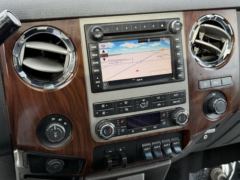 Used 2011 Ford F350 Lariat w/ Chrome Pkg image 20