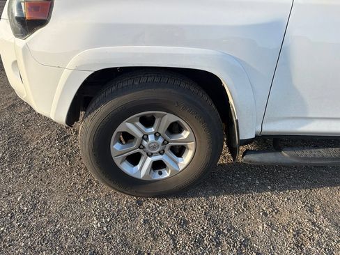 Used 2016 Toyota 4Runner SR5 Premium RWD image 3