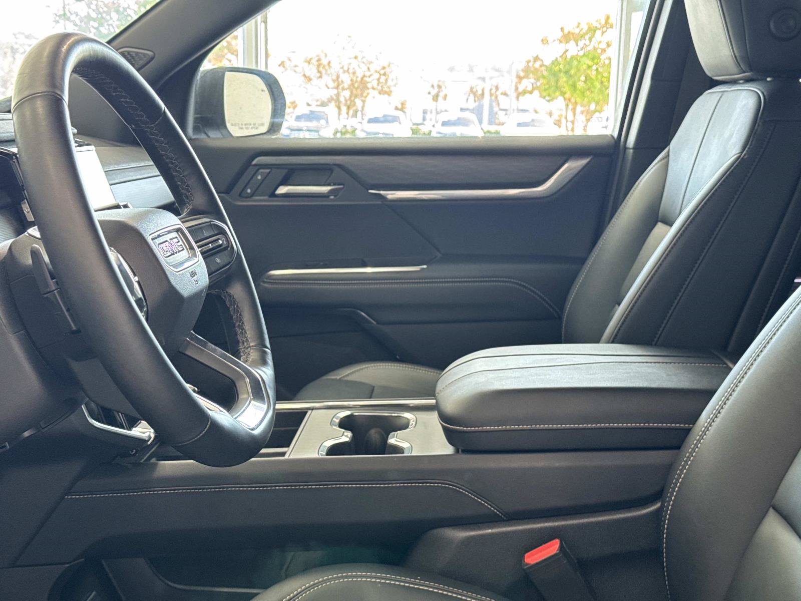 Used 2026 GMC Acadia Elevation w/ Elevation Premium Package FWD image 14