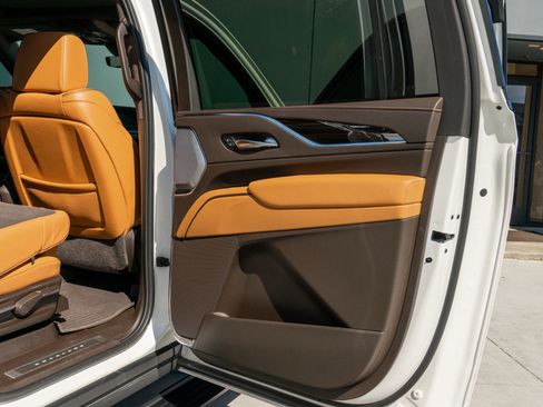 Used 2024 Cadillac Escalade ESV Sport w/ LPO, ONYX Package image 58