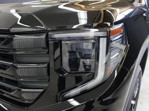 Used 2024 GMC Sierra 1500 Elevation AWD/4WD image 5