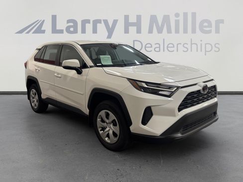 Certified 2025 Toyota RAV4 LE AWD/4WD image 7